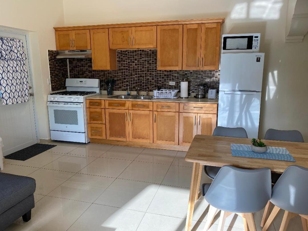 Lovely 2 Bedroom Apartment In Quiet Neighborhood! Philipsburg  Extérieur photo